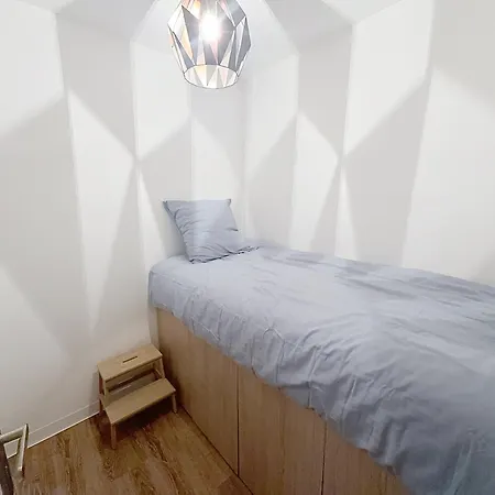 Avec Canape Lit 2 Places Dans Piece De Vie Et Lit Place Dans Coin Nuit *