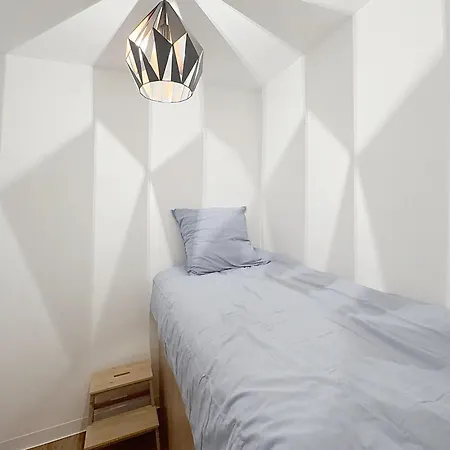 Avec Canape Lit 2 Places Dans Piece De Vie Et Lit Place Dans Coin Nuit Apartmán *