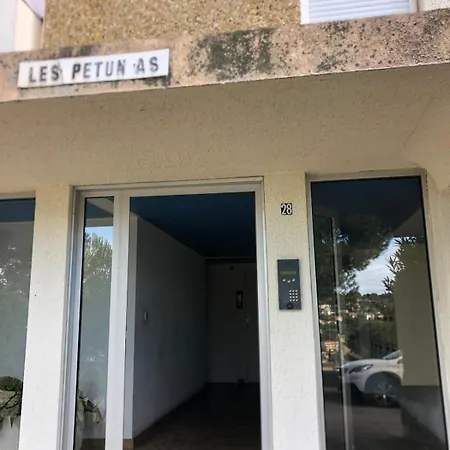 Avec Canape Lit 2 Places Dans Piece De Vie Et Lit Place Dans Coin Nuit Apartmán Saint-Mandrier-sur-Mer