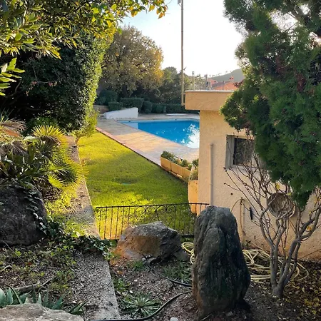 Avec Canape Lit 2 Places Dans Piece De Vie Et Lit Place Dans Coin Nuit