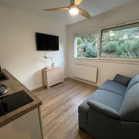 Avec Canape Lit 2 Places Dans Piece De Vie Et Lit Place Dans Coin Nuit Saint-Mandrier-sur-Mer