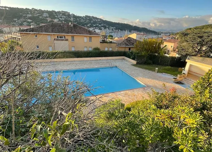 Avec Canape Lit 2 Places Dans Piece De Vie Et Lit Place Dans Coin Nuit *