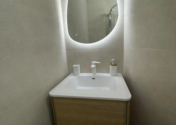 Avec Canape Lit 2 Places Dans Piece De Vie Et Lit Place Dans Coin Nuit Apartment