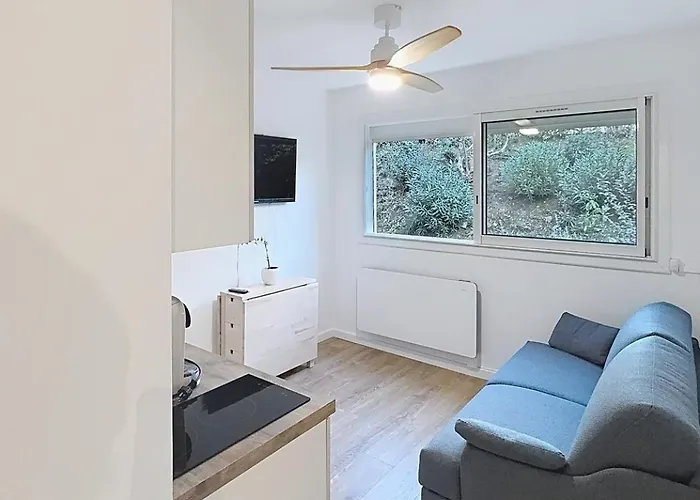 Avec Canape Lit 2 Places Dans Piece De Vie Et Lit Place Dans Coin Nuit Saint-Mandrier-sur-Mer