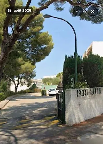 Avec Canape Lit 2 Places Dans Piece De Vie Et Lit Place Dans Coin Nuit Saint-Mandrier-sur-Mer