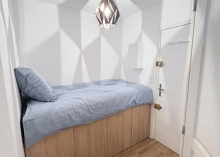 Avec Canape Lit 2 Places Dans Piece De Vie Et Lit Place Dans Coin Nuit